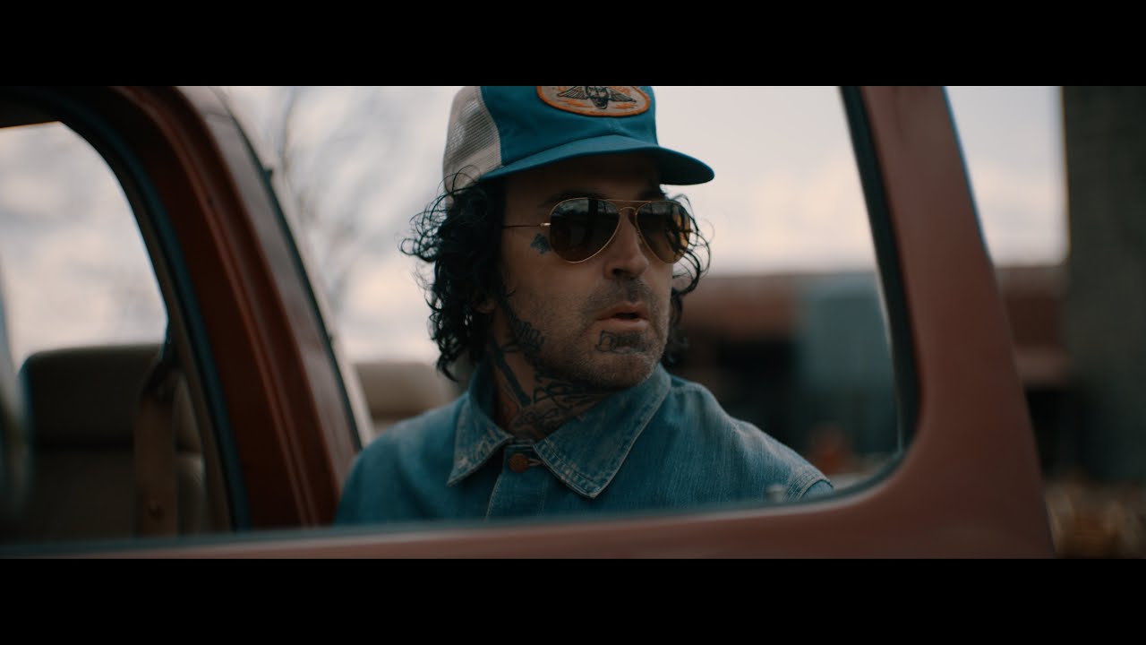 Yelawolf & J. Michael Phillips – I Swear