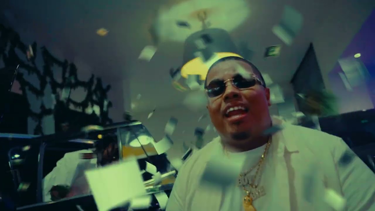Friyie & Smiley – Drop Charges