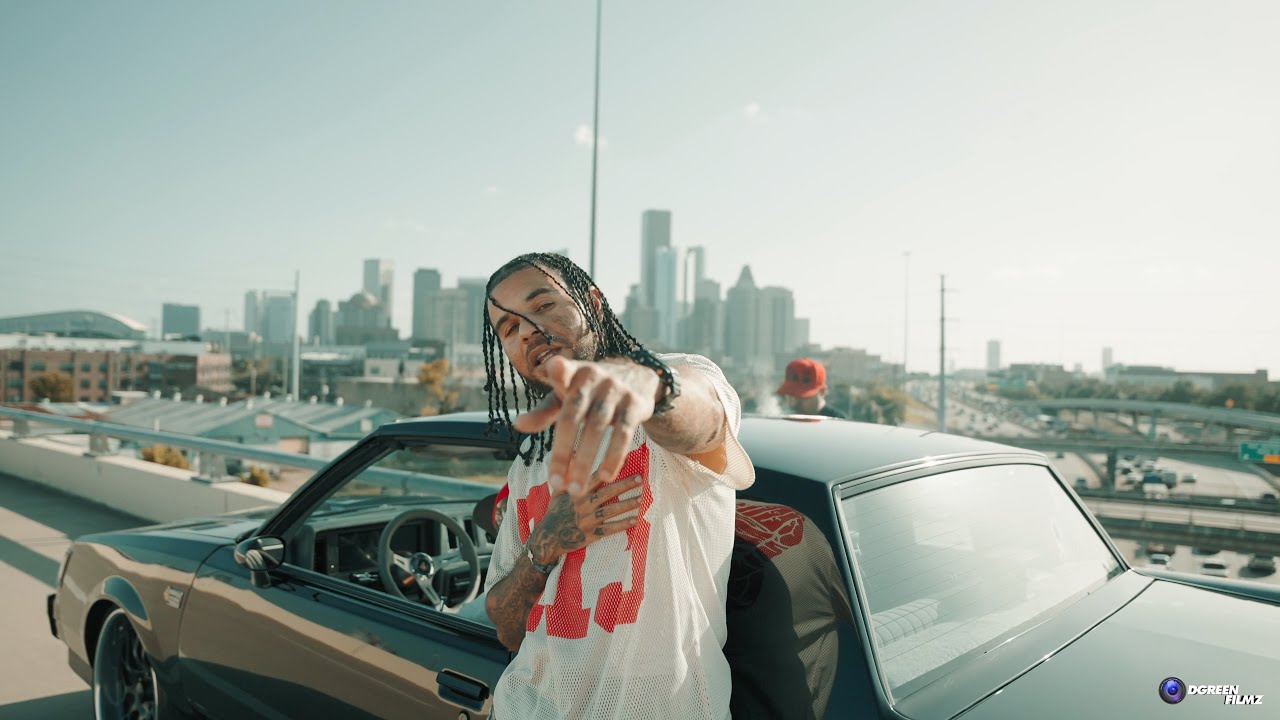 Le$ & Dj Mr Rogers - Out the Way