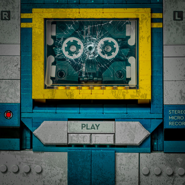 Daniel Son & Futurewave – Shattered Glass (13 tracks)