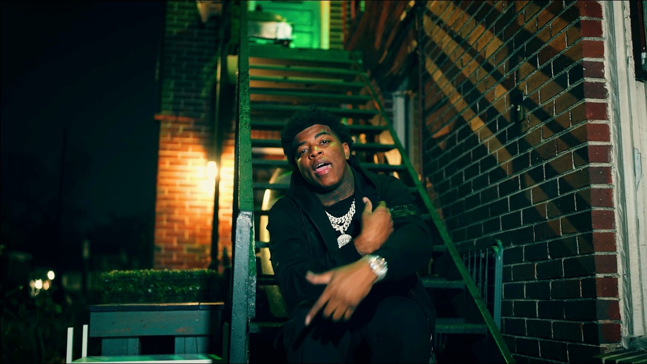 Yungeen Ace – Looking Back